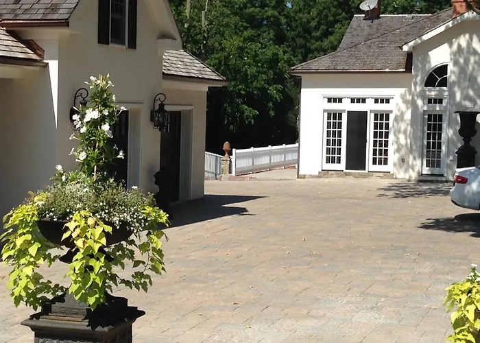 Old Ivy Walk Bed & Breakfast Niagara-on-the-Lake